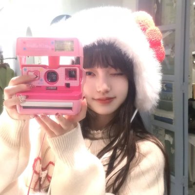 穿黑衣的女孩